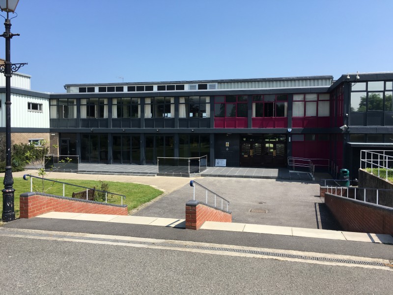 Metropolitan Bushey, Metropolitan Bushey, Aldenham Road, Bushey, WD23